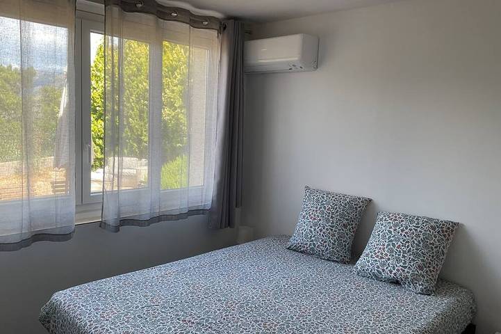 Gîte pour 6 personnes, avec jacuzzi ainsi que piscine et jardin à Berre-les-Alpes - 3