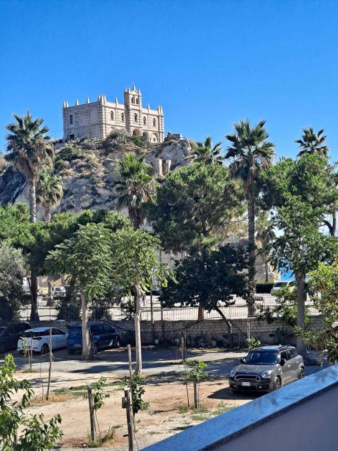 Chambre d’hôte pour 4 personnes, avec vue et jardin, animaux acceptés à Tropea