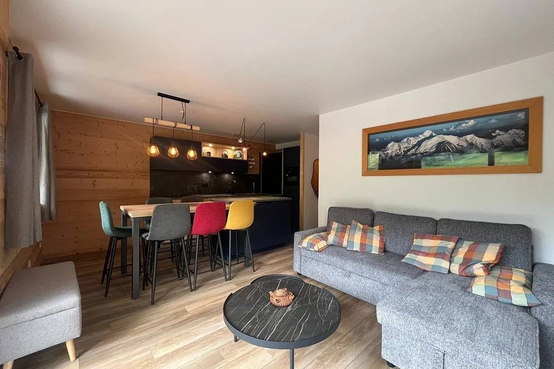 Appartement entier, 3*, 6 pers, 2 chambres, pistes 350 m, vue montagne in La Clusaz, Région d'Annecy