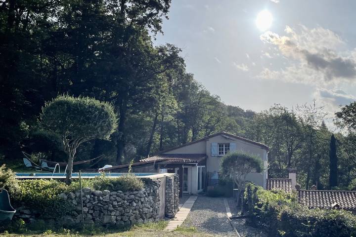 Gîte pour 2 personnes, avec piscine