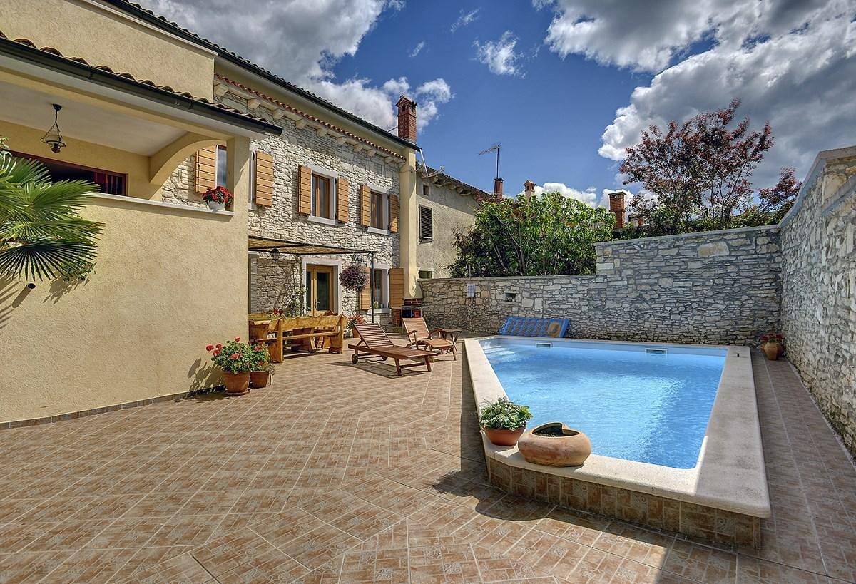 Ferienhaus mit Privatpool für 8 Personen ca. 180 qm in Juršići, Istrien (Binnenland von Istrien) in Jursici, Zentralistrien