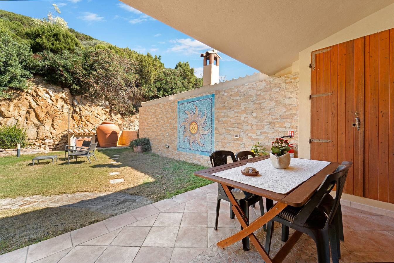 Ferienhaus 'Sole Mare di Barbara' mit Meerblick, privatem Garten und Klimaanlage in Cala Cipolla, Domus De Maria