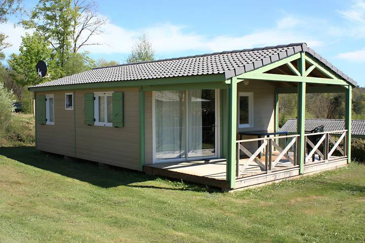 Gîte pour 6 personnes, avec piscine et jardin