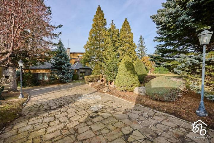 Chalet para 12 personas, con Balcón y Jacuzzi además de Terraza y Jardín en Baixa Cerdanya - 3