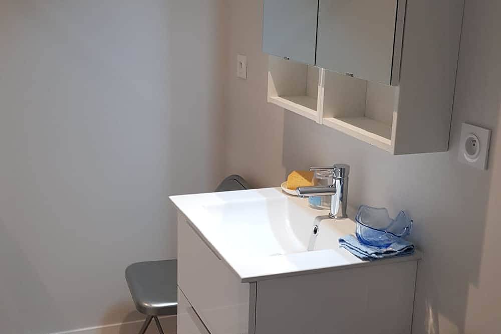 Appartement entier, Studio T2 avec chambre ambiance \"bord de mer\" in Puilboreau, Région de La Rochelle