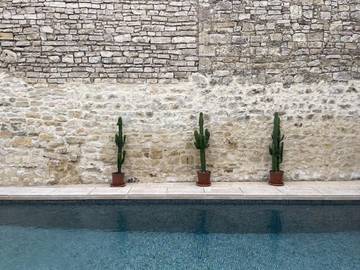 Cottage pour 6 personnes, avec piscine ainsi que vue et terrasse à Arpaillargues-et-Aureillac