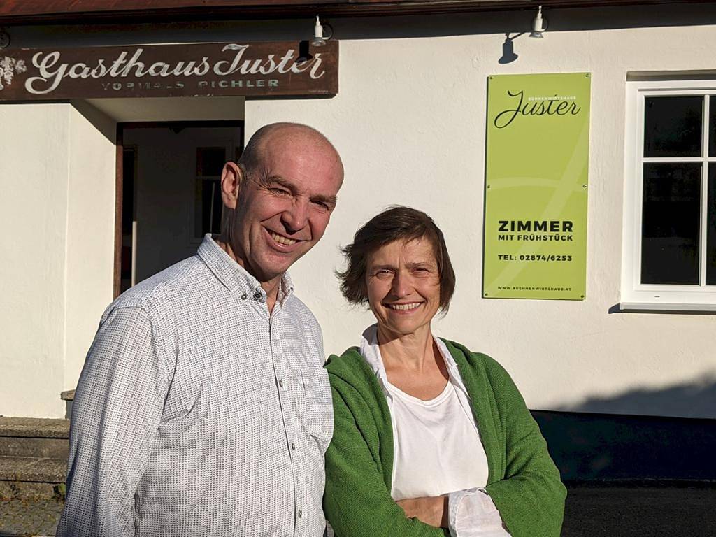 Ganze Ferienwohnung, Juster - Das Gästehaus am Lebensweg - Rotes Zimmer mit tollen Lichteffekten in Bezirk Zwettl