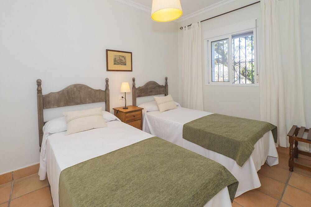 Cubo's Quinta de los Cisnes & minigolf included / piscina privada / wifi gratis / relax in Guillena, Provincia de Sevilla