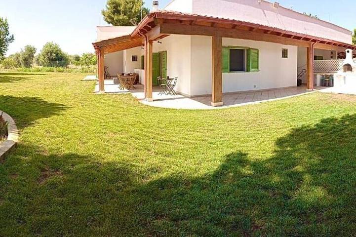 Villa pour 16 personnes, avec terrasse et jardin, animaux acceptés à Bari