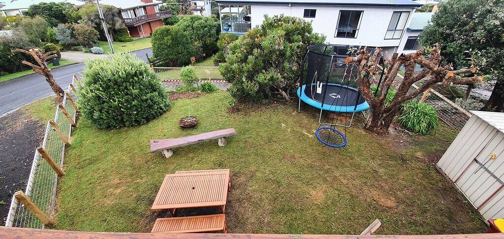 Ocean Views, Wildlife. free wifi, full kitchen, linen provided,. Bbq, Fire pit. in Skenes Creek, Colac Otway Shire