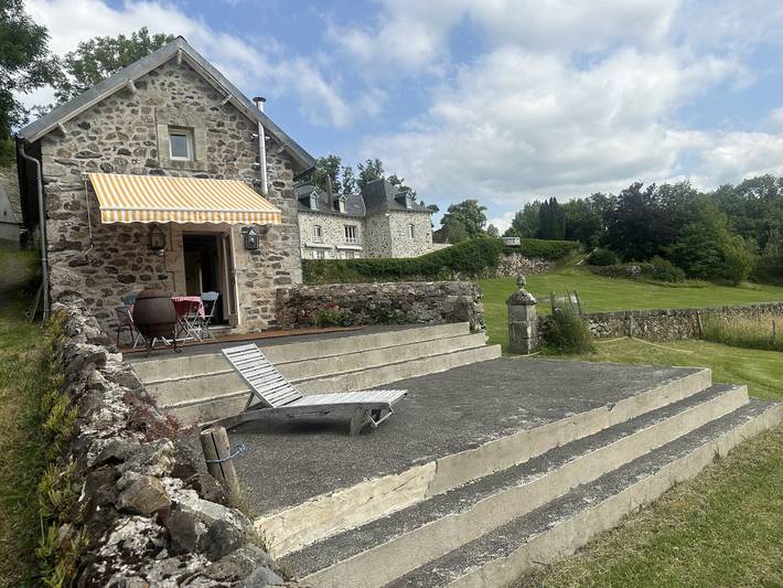 Gîte pour 4 personnes, avec piscine, animaux acceptés