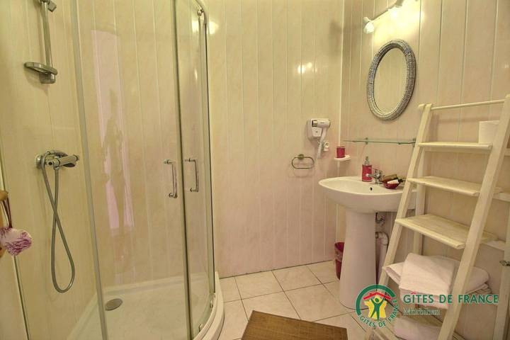 Location de vacances pour 2 personnes, avec piscine et jardin dans Pluméliau-Bieuzy - 4