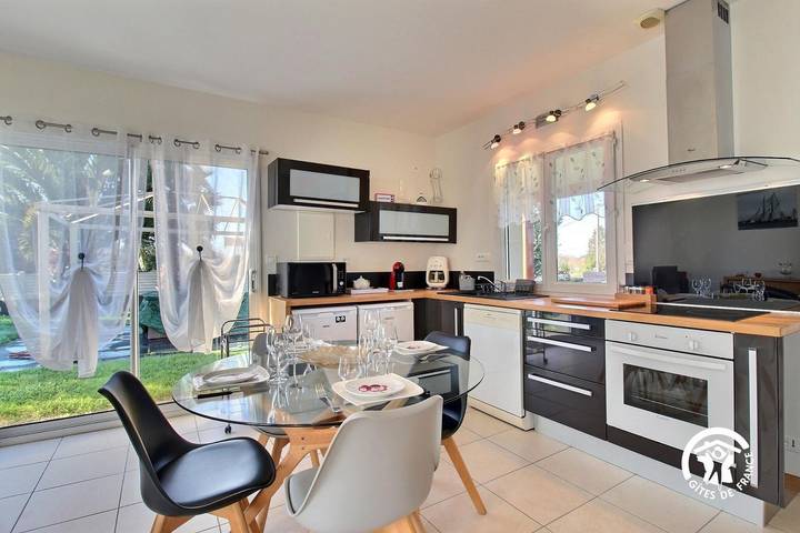 Gîte pour 2 personnes, avec Jacuzzi ainsi que Terrasse et Jardin à Landévant