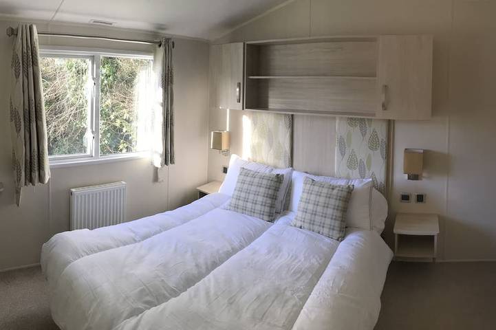 Coastal Country Park Holiday Home in Milford-on-Sea, New Forest