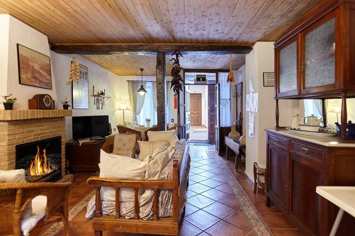 Habitación 'Tranco' con vistas a la montaña y terraza privada in Hornos , Parque natural de las Sierras de Cazorla y Segura