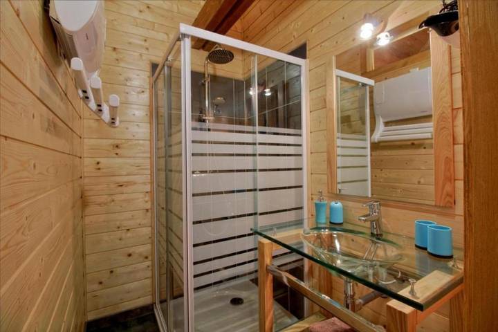 Chambre d’hôte pour 3 personnes, avec terrasse ainsi que jardin et vue dans Réserve du Néouvielle - 2