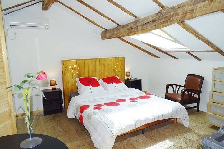 Location de vacances pour 6 personnes, avec terrasse ainsi que jardin et piscine, animaux acceptés à Tournon-d'Agenais - 2