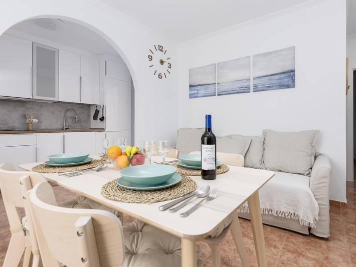 Gîte pour 6 personnes, avec terrasse ainsi que jardin et piscine à Caleta de Fuste - 2