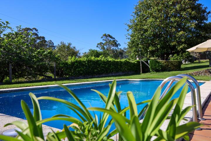 Casa de vacaciones para 7 personas, con jardín y terraza en Rias Baixas