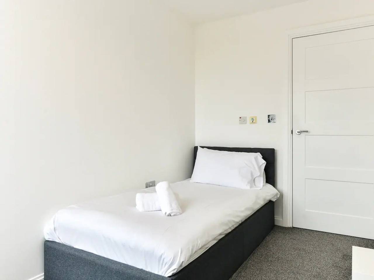 Entire apartment, Spacious Cardiff Bay Apartment! - Pass the Keys in Cardiff Bay, Cardiff