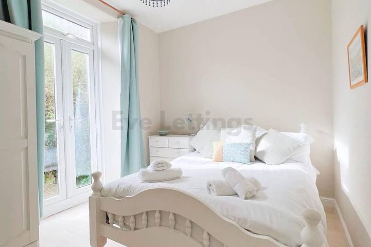 Apartamento entero, Mermaid - Lovely seaside apartment 2 minutes from the beach, with parking in St Ives, Cornualles