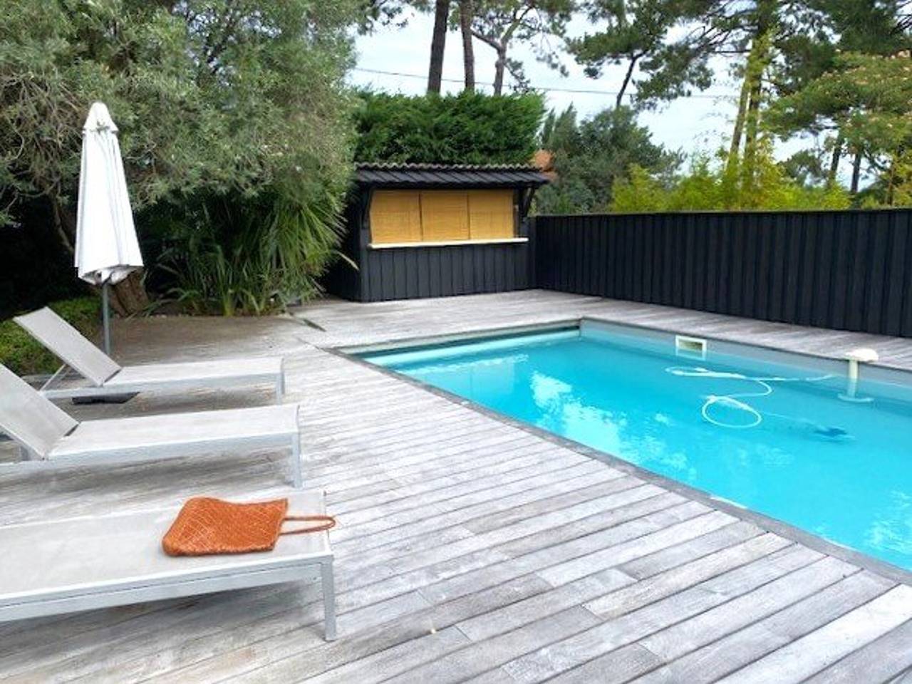 Exceptional villa with spacious terraces in Cap-Ferret in Petit Piquey, Lège-Cap-Ferret