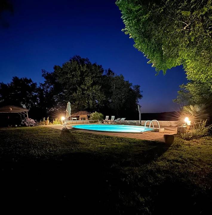 Location de vacances pour 6 personnes, avec piscine ainsi que vue et jardin à Vergt - 2