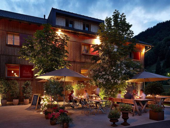 Hotel Wirtshaus Taube - Dreibettzimmer mit Halbpension in Bregenzerwald (Vorarlberg), Bizau