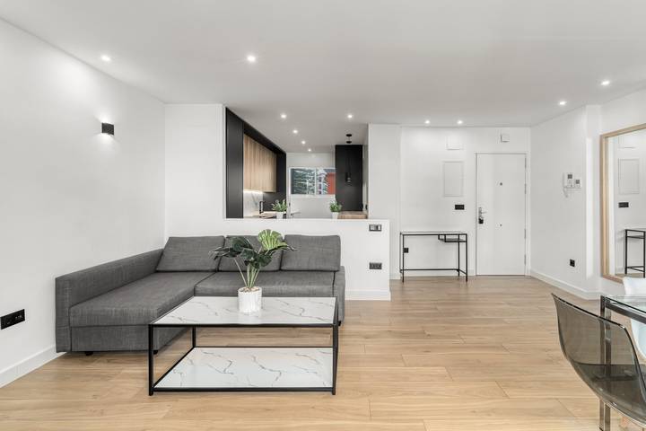 Entire apartment, Apartment 'La Siesta 5' with Shared Pool, Wi-Fi and Air Conditioning in Fuengirola Centre, Fuengirola