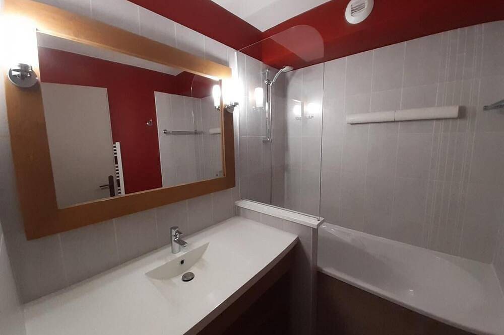 Ganze Wohnung, Bis 100m skipiste, 1te Etage, blick skipisten, balkon, fernseher, schließfach für die skier, 35m² in La Tania, La Perrière