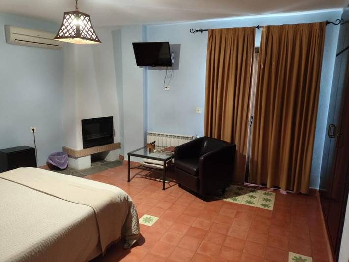 Hotel para 5 personas, con vistas además de piscina y terraza, Se admiten mascotas en Provincia de Badajoz - 2