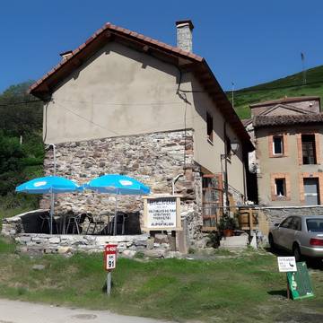 Casa rural para 4 personas, con jardín en Montaña de Luna