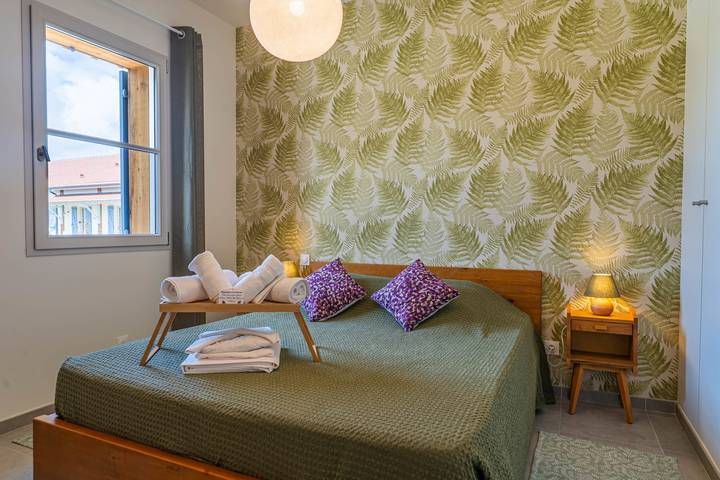 Gîte pour 2 personnes, avec Terrasse ainsi que Jardin et Piscine à Naujac-sur-Mer - 4