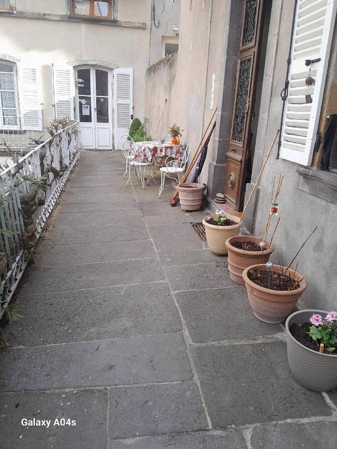 Location de vacances pour 5 personnes, avec jardin à Les Martres-de-Veyre - 4