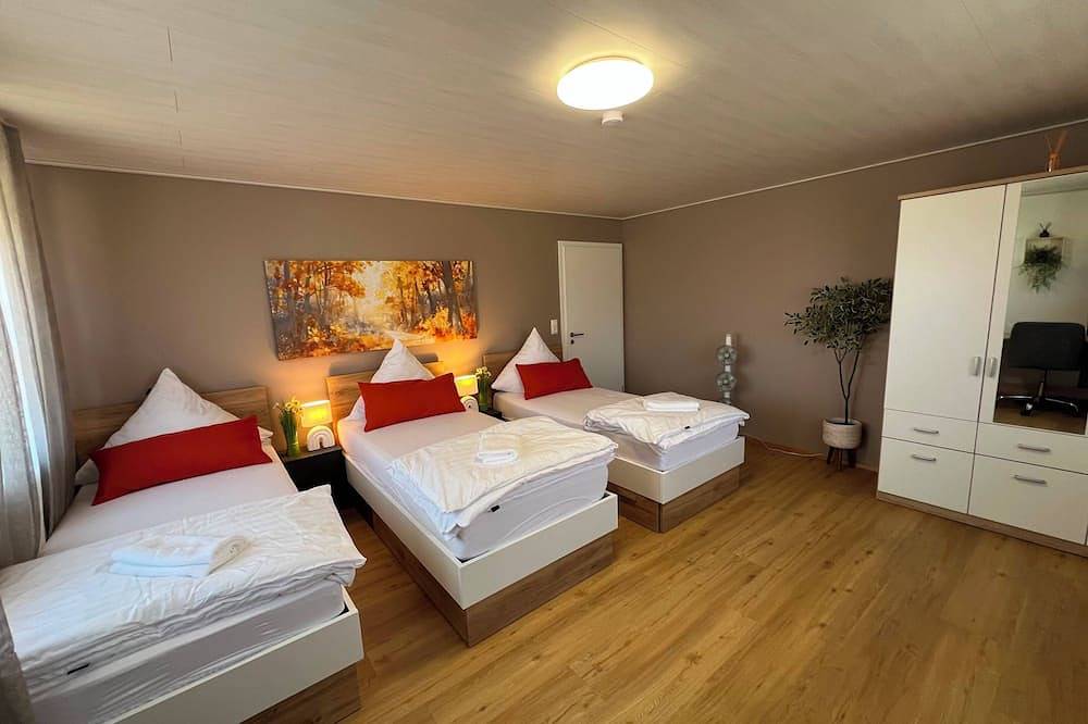 Apartamento inteiro, Modern apartment near Rothenburg - ideal for fitters & vacationers in Colmberg, Romantische Straße