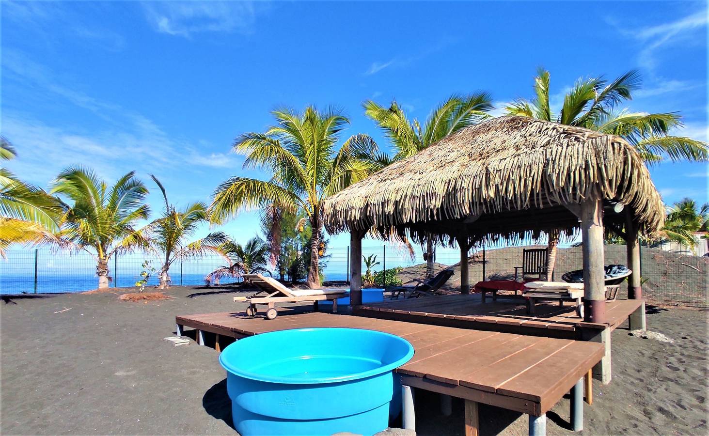 Tahiti - Taharuu Bungalow Surf Hoe in Papara, Tahiti