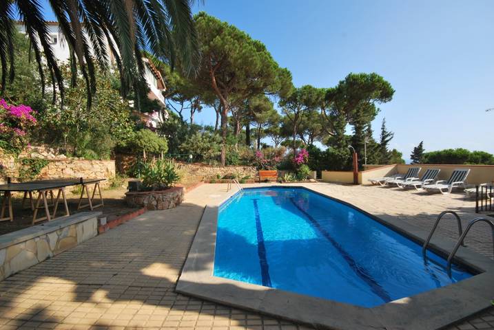 Casa rural para 6 personas, con jardín y terraza en Lloret de Mar - 3