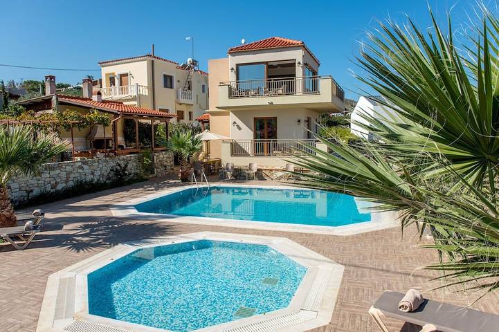 Villa für 10 Personen, mit Garten - 1