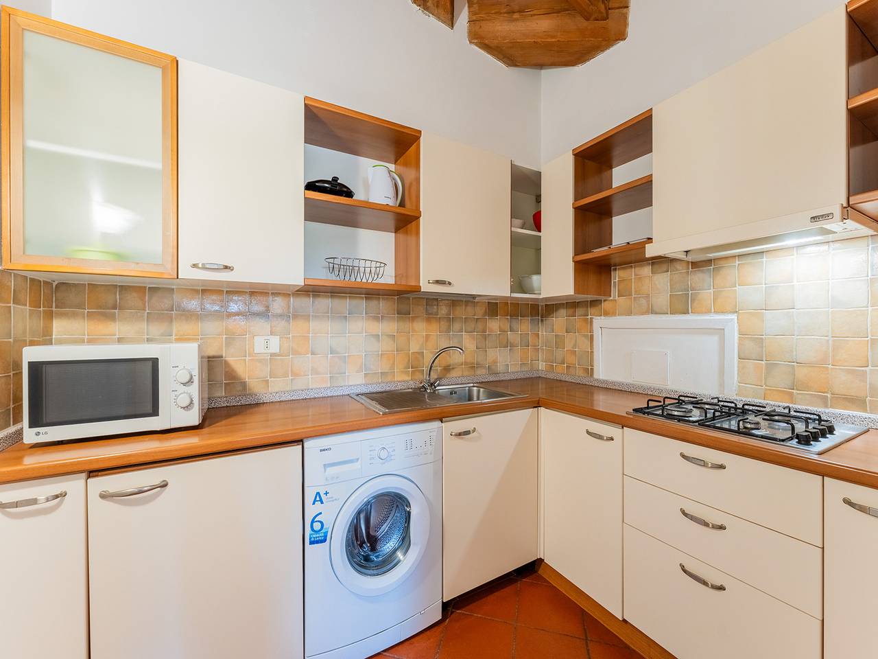 Apartamento entero, Amplio piso con piscina in Sassari, Provincia de Sassari