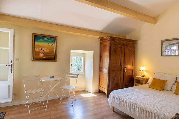 Location de vacances pour 7 personnes, avec jardin ainsi que piscine et balcon à Mons (Gard) - 3