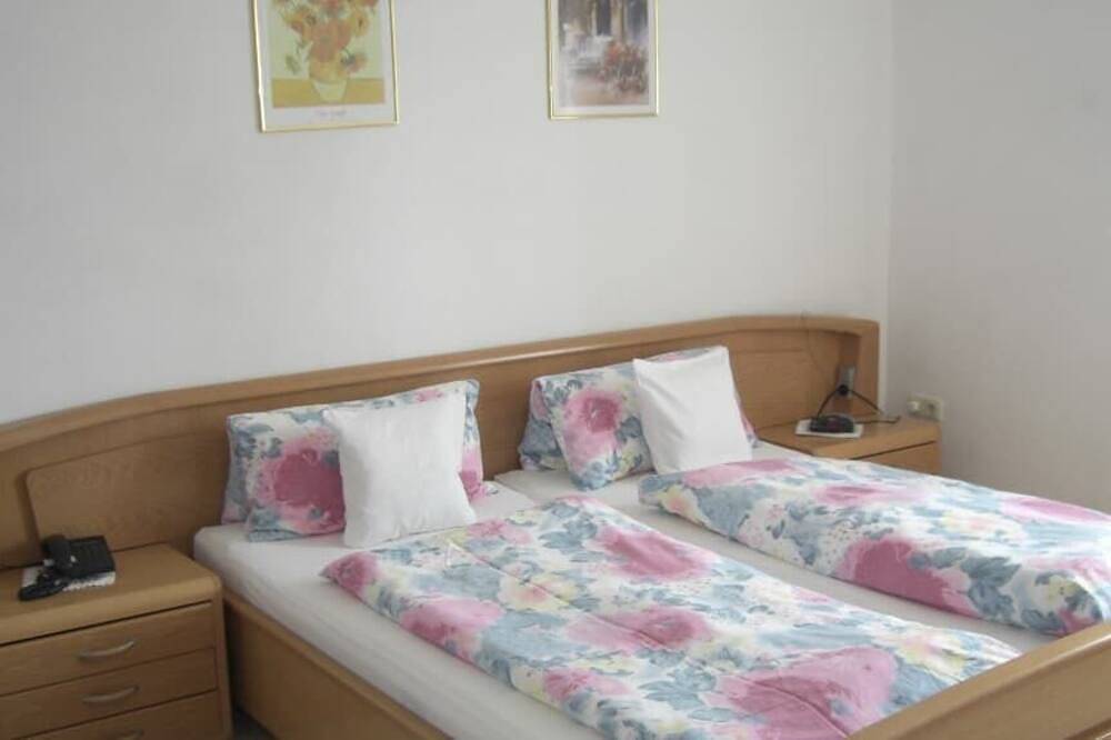 Apartamento inteiro, Apartamento térreo com varanda in Mahring, Baviera Oriental