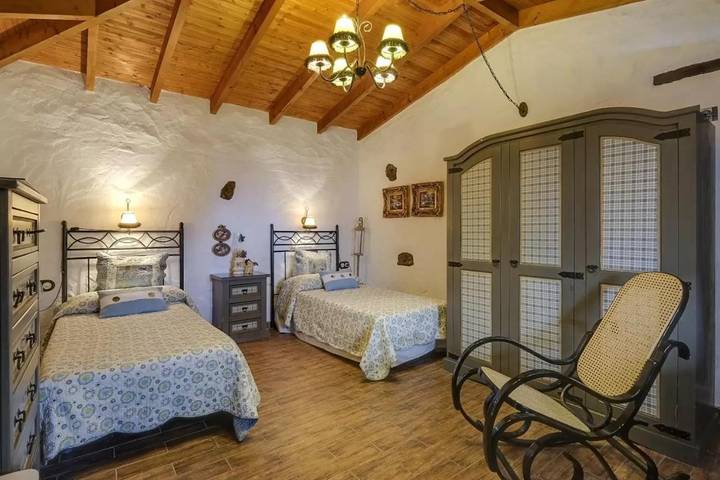 Gîte pour 4 personnes, avec jardin et vue dans Tamaimo - 3