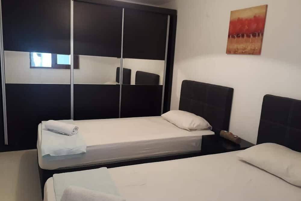 Ganze Wohnung, Ailecek tatil yapabileceğiniz Çeşme merkezde denize bahçeli daire. in Cesme, Provinz Izmir