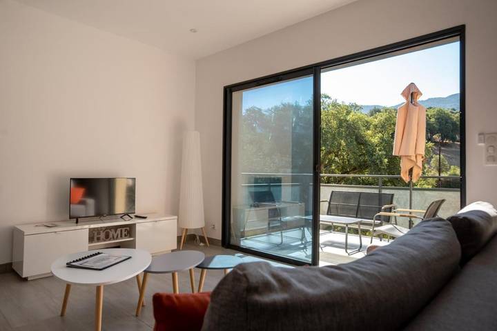 Gîte pour 6 personnes, avec vue et terrasse à Sollacaro - 4