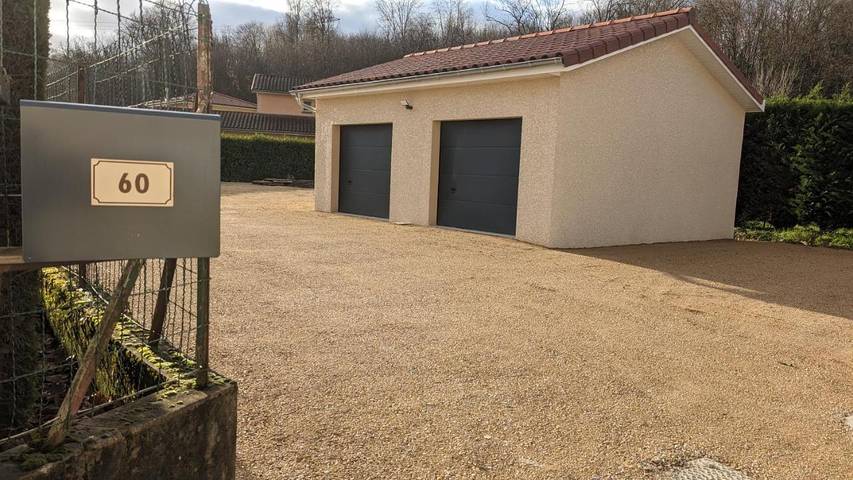 Location de vacances pour 4 personnes, avec jardin et vue dans Villieu-Loyes-Mollon - 3