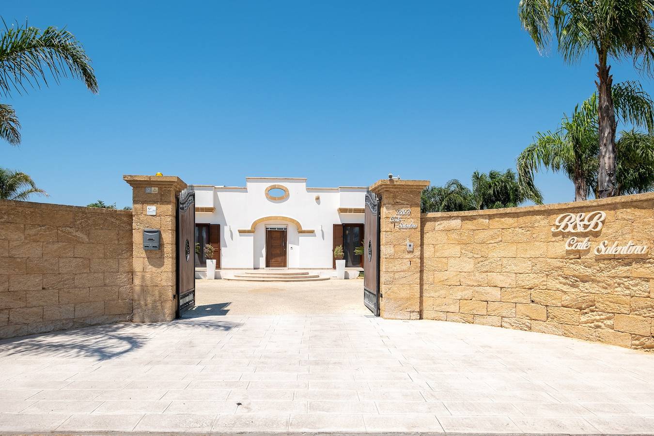Villa Perla Salentina, adatta agli animali domestici, con piscina, giardino, terrazza e Wi-Fi in Melissano, Golfo di Taranto