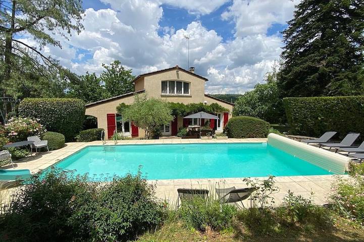 Villa pour 9 personnes, avec jardin et jacuzzi, animaux acceptés dans l' Isère
