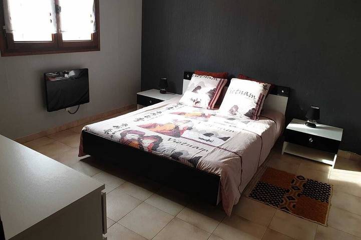 Location de vacances pour 6 personnes, avec terrasse et jardin à Camélas - 2