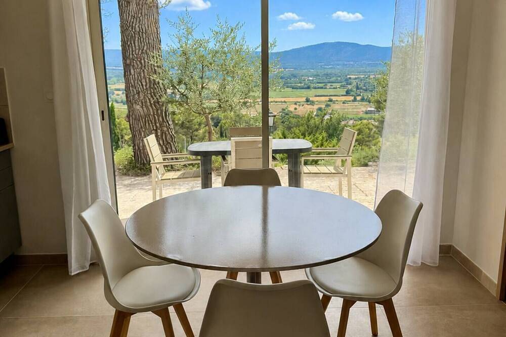 Apartamento entero, Les 4 Sources / Apartment with a view, terrace, air conditioning, and private parking in Villelaure, Parque natural regional del Luberon