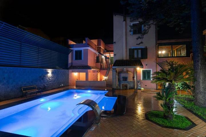 Maison d’hôte pour 2 personnes, avec jardin et piscine, adapté aux familles à Giarre
